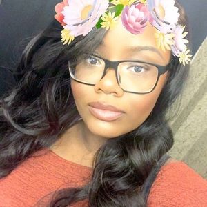 Meet your Posher, Maya